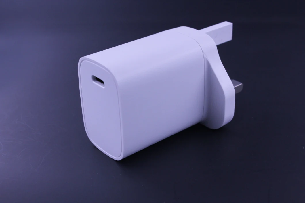 20 Watts White Pd Power Charger USB C for Mobile Phone